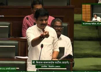 “तुम्ही इकडे या” म्हणताच कैलास पाटील यांचा सत्ताधाऱ्यांना सवाल; म्हणाले, “सगळेच तिकडे गेल्यावर सर्वसामान्यांचे प्रश्न कोण मांडणार?”